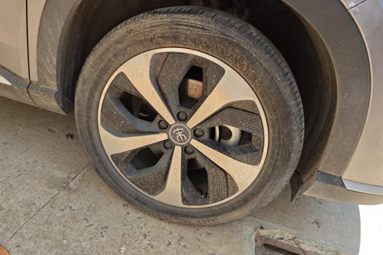 Used BYD Song PLUS New Energy 2021 DM-i 110KM Flagship Model Right Front Wheel Hub