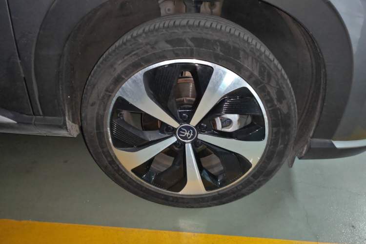 Used BYD Song PLUS New Energy 2021 DM-i 100KM Four-Wheel Drive Flagship PLUS Right Front Wheel Hub