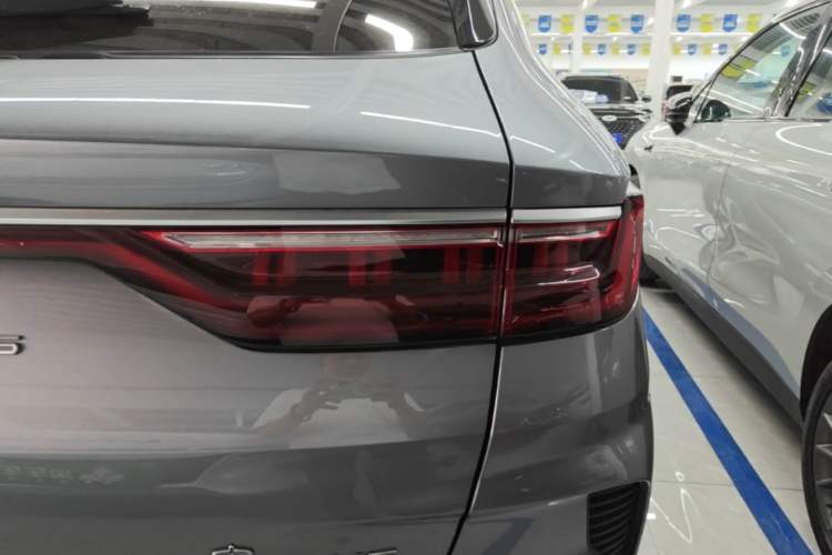 Used BYD Song PLUS New Energy 2021 DM-i 110KM Flagship PLUS Right Rear Taillight
