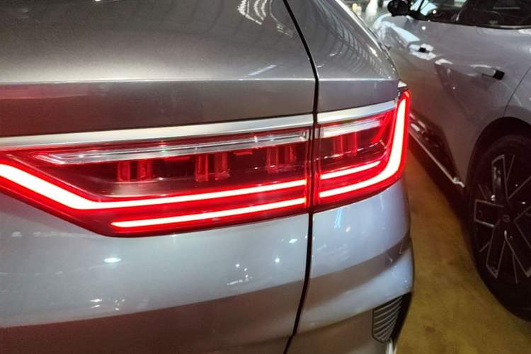Used BYD Song PLUS New Energy 2021 DM-i 110KM Flagship PLUS Right Rear Taillight