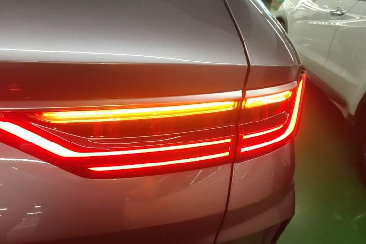 Used BYD Song PLUS New Energy 2021 DM-i 110KM Flagship PLUS Right Rear Taillight