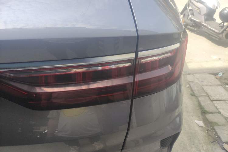 Used BYD Song PLUS New Energy 2021 DM-i 100KM Four-Wheel Drive Flagship PLUS Right Rear Taillight