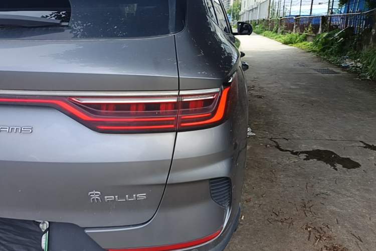 Used BYD Song PLUS New Energy 2021 EV Flagship Model Right Rear Taillight