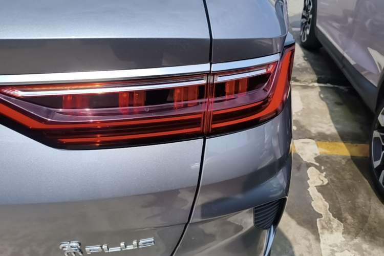 Used BYD Song PLUS New Energy 2021 DM-i 110KM Flagship PLUS Right Rear Taillight