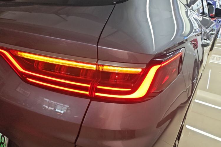 Used BYD Song PLUS New Energy 2021 DM-i 110KM Flagship PLUS Right Rear Taillight