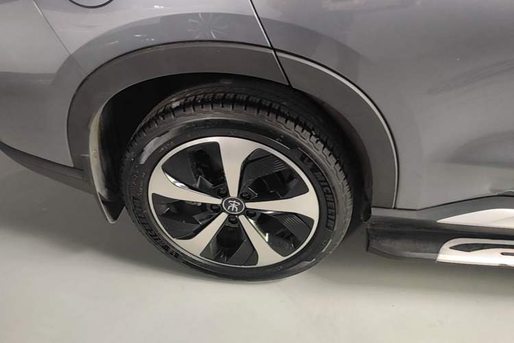 Used BYD Song PLUS New Energy 2021 DM-i 110KM Flagship Model Right Rear Wheel Hub