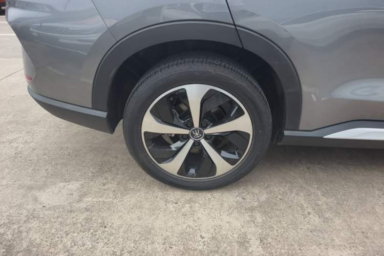 Used BYD Song PLUS New Energy 2021 DM-i 110KM Flagship Model Right Rear Wheel Hub