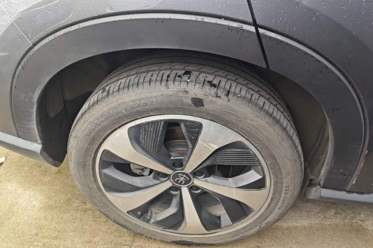 Used BYD Song PLUS New Energy 2021 EV Deluxe Model Right Rear Wheel Hub