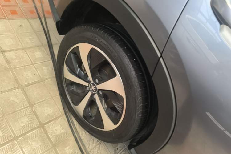 Used BYD Song PLUS New Energy 2021 DM-i 51KM Prestige Model Right Rear Wheel Hub