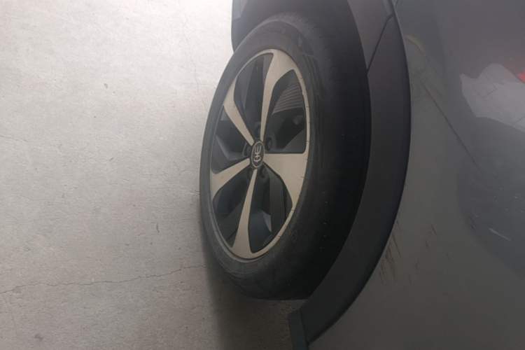 Used BYD Song PLUS New Energy 2021 DM-i 110KM Flagship Model Right Rear Wheel Hub