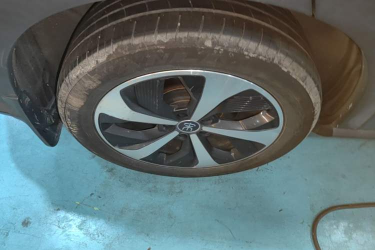 Used BYD Song PLUS New Energy 2021 DM-i 110KM Flagship Model Right Rear Wheel Hub