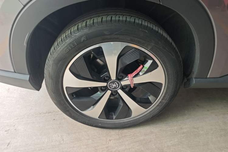 Used BYD Song PLUS New Energy 2021 EV Deluxe Model Right Rear Wheel Hub