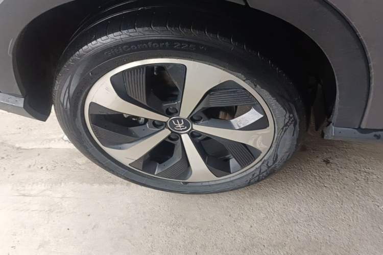 Used BYD Song PLUS New Energy 2021 EV Deluxe Model Right Rear Wheel Hub