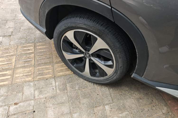 Used BYD Song PLUS New Energy 2021 DM-i 110KM Flagship Model Right Rear Wheel Hub