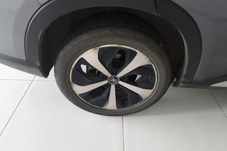 Used BYD Song PLUS New Energy 2021 DM-i 110KM Flagship PLUS Right Rear Wheel Hub