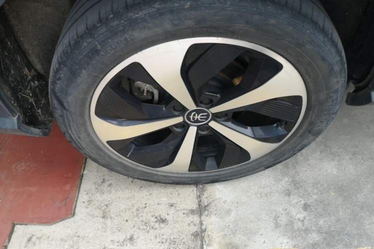 Used BYD Song PLUS New Energy 2021 DM-i 110KM Flagship PLUS Right Rear Wheel Hub