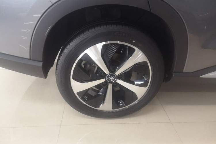 Used BYD Song PLUS New Energy 2021 DM-i 51KM Prestige Model Right Rear Wheel Hub