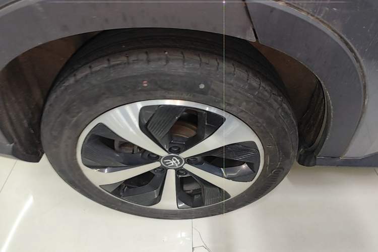Used BYD Song PLUS New Energy 2021 DM-i 110KM Flagship PLUS 5G Edition Right Rear Wheel Hub