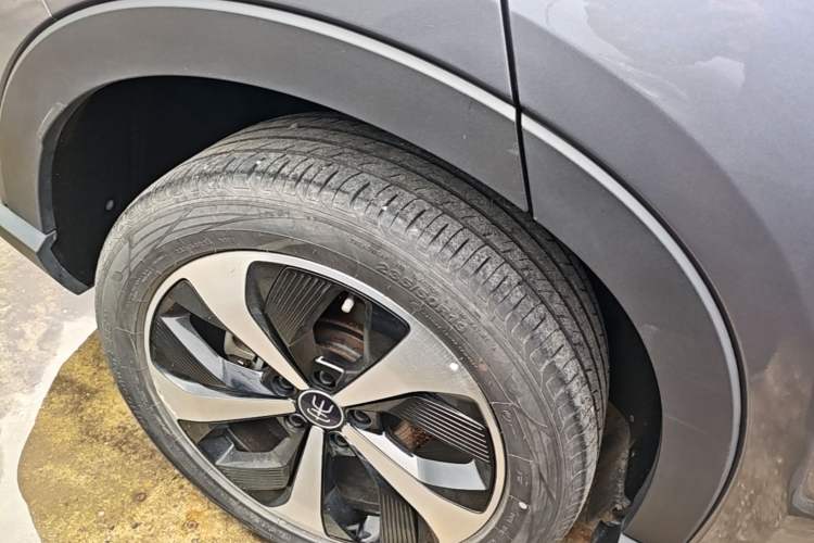 Used BYD Song PLUS New Energy 2021 DM-i 110KM Flagship Model Right Rear Wheel Hub
