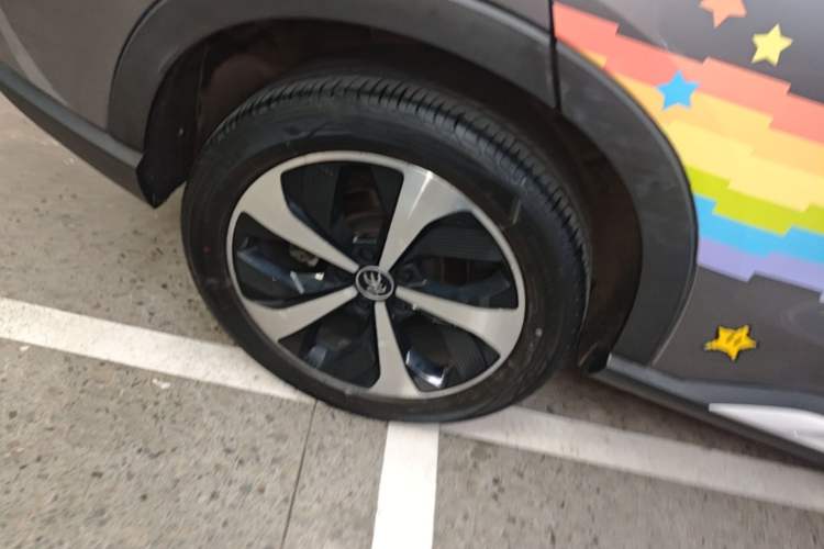 Used BYD Song PLUS New Energy 2021 DM-i 110KM Flagship PLUS Right Rear Wheel Hub