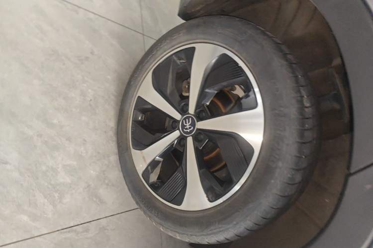 Used BYD Song PLUS New Energy 2021 DM-i 110KM Flagship Model Right Rear Wheel Hub
