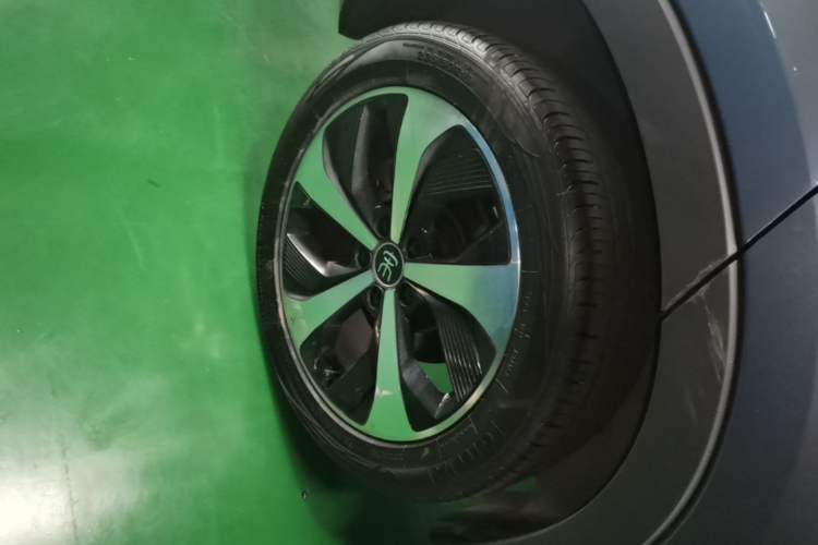 Used BYD Song PLUS New Energy 2021 DM-i 110KM Flagship PLUS Right Rear Wheel Hub