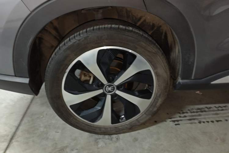 Used BYD Song PLUS New Energy 2021 DM-i 110KM Flagship PLUS Right Rear Wheel Hub