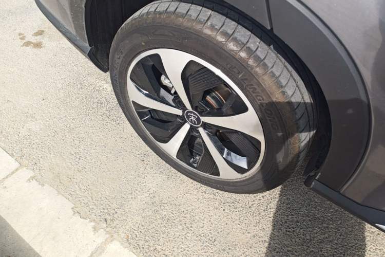 Used BYD Song PLUS New Energy 2021 DM-i 110KM Flagship PLUS Right Rear Wheel Hub