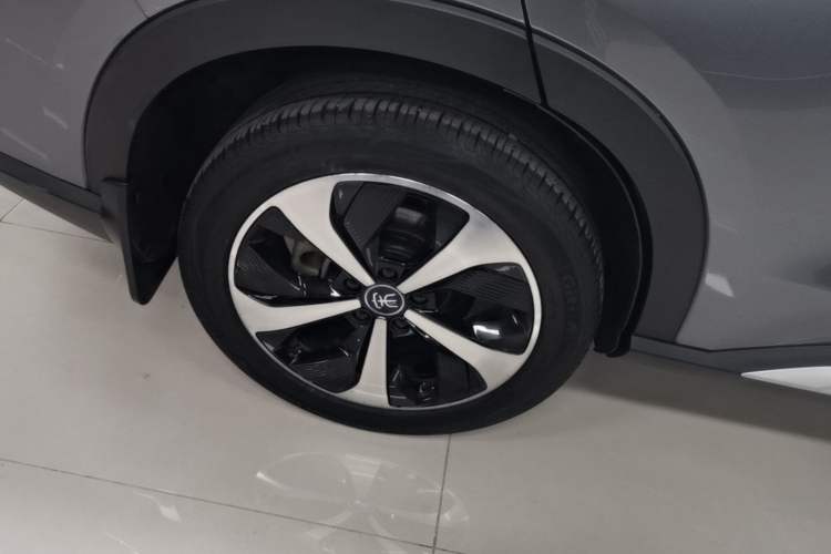 Used BYD Song PLUS New Energy 2021 DM-i 110KM Flagship PLUS Right Rear Wheel Hub