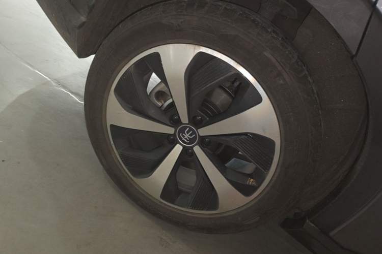 Used BYD Song PLUS New Energy 2021 DM-i 110KM Flagship PLUS Right Rear Wheel Hub