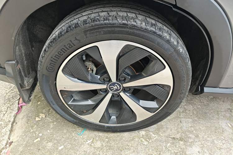 Used BYD Song PLUS New Energy 2021 EV Deluxe Model Right Rear Wheel Hub