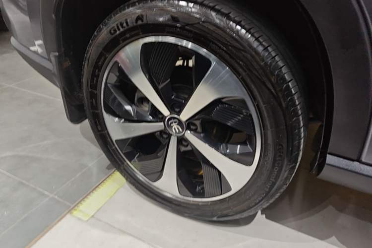 Used BYD Song PLUS New Energy 2021 DM-i 51KM Prestige Model Right Rear Wheel Hub