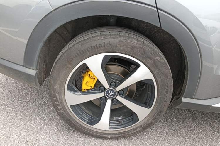 Used BYD Song PLUS New Energy 2021 DM-i 110KM Flagship PLUS Right Rear Wheel Hub