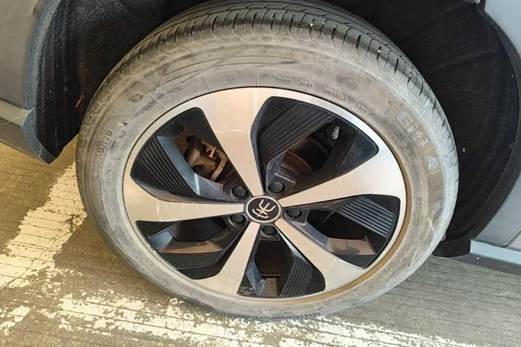 Used BYD Song PLUS New Energy 2021 DM-i 51KM Prestige Model Right Rear Wheel Hub
