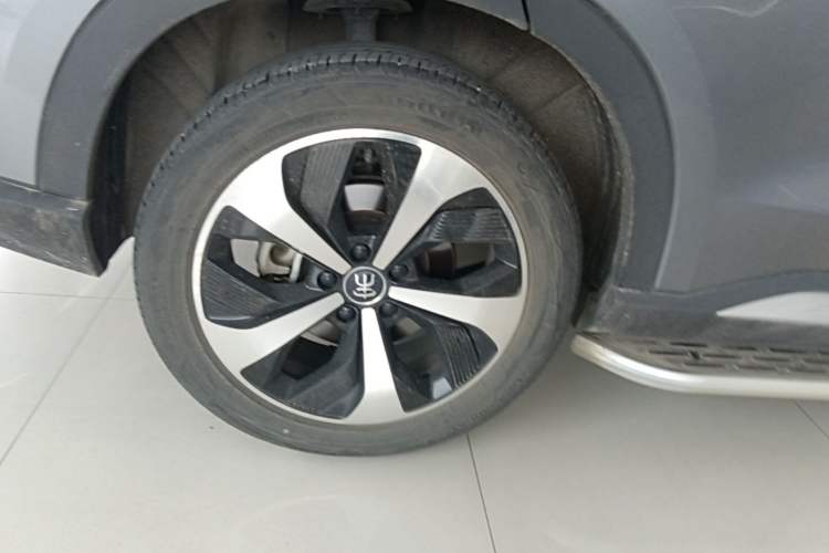 Used BYD Song PLUS New Energy 2021 DM-i 110KM Flagship Model Right Rear Wheel Hub