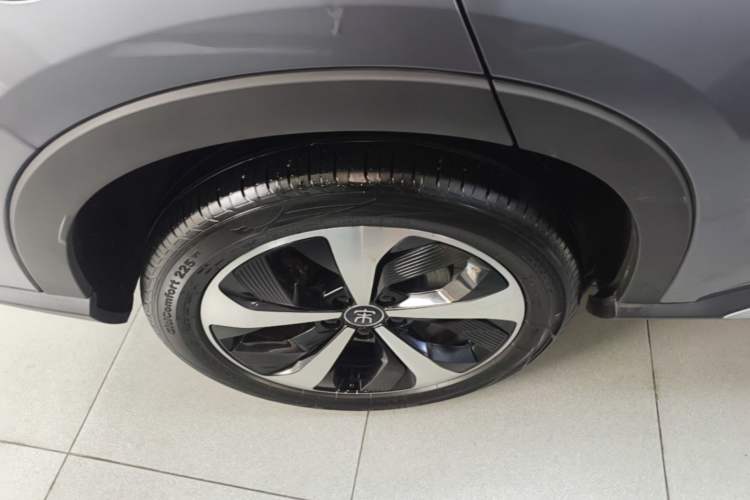 Used BYD Song PLUS New Energy 2021 DM-i 110KM Flagship Model Right Rear Wheel Hub