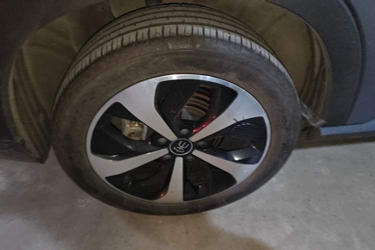 Used BYD Song PLUS New Energy 2021 DM-i 110KM Flagship PLUS Right Rear Wheel Hub