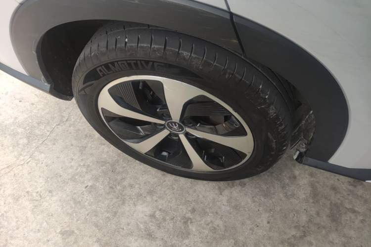 Used BYD Song PLUS New Energy 2021 EV Deluxe Model Right Rear Wheel Hub