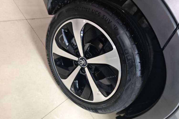 Used BYD Song PLUS New Energy 2021 DM-i 110KM Flagship PLUS Right Rear Wheel Hub