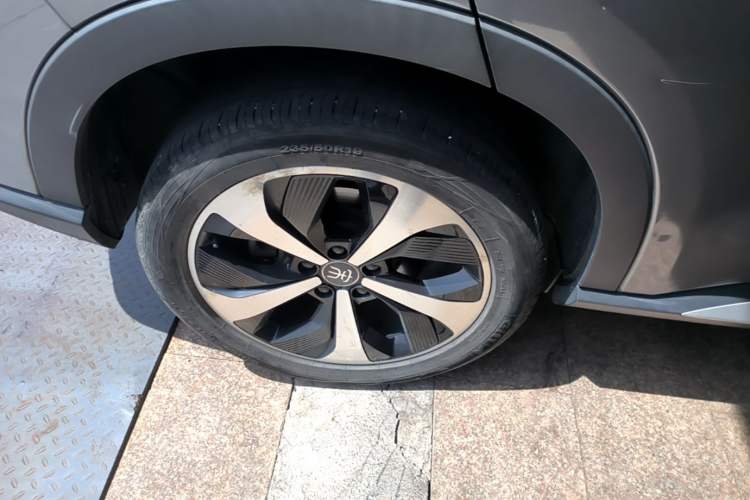 Used BYD Song PLUS New Energy 2021 DM-i 51KM Prestige Model Right Rear Wheel Hub