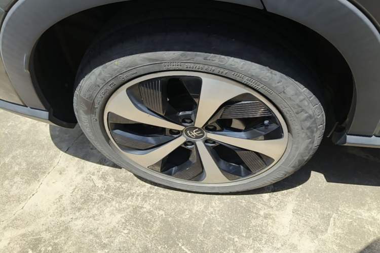 Used BYD Song PLUS New Energy 2021 DM-i 110KM Flagship PLUS 5G Edition Right Rear Wheel Hub