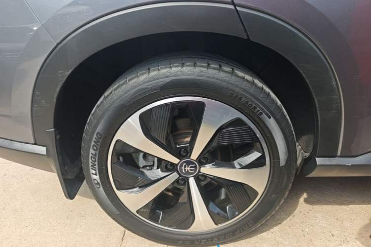 Used BYD Song PLUS New Energy 2021 DM-i 110KM Flagship Model Right Rear Wheel Hub