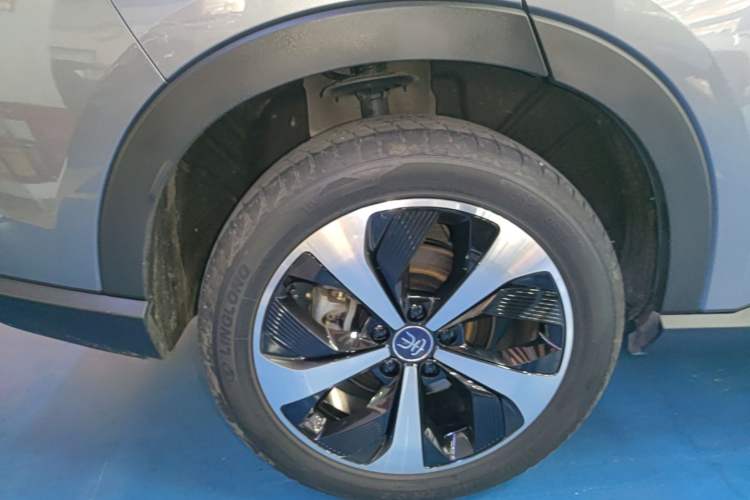 Used BYD Song PLUS New Energy 2021 DM-i 110KM Flagship PLUS Right Rear Wheel Hub