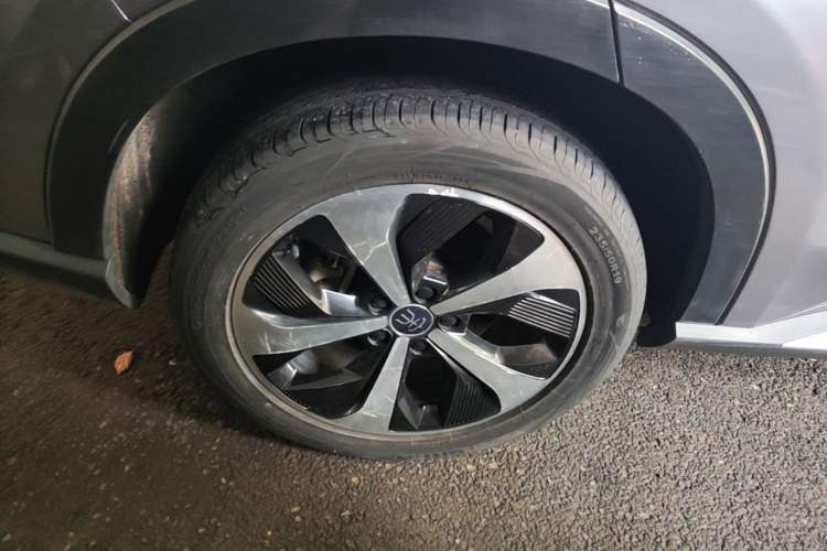 Used BYD Song PLUS New Energy 2021 DM-i 110KM Flagship Model Right Rear Wheel Hub