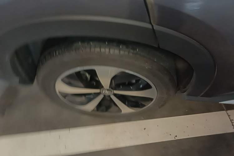 Used BYD Song PLUS New Energy 2021 DM-i 110KM Flagship PLUS Right Rear Wheel Hub