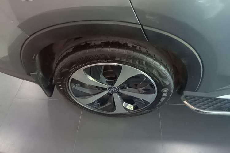 Used BYD Song PLUS New Energy 2021 DM-i 110KM Flagship PLUS 5G Edition Right Rear Wheel Hub