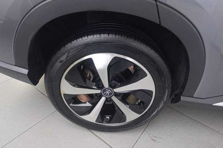 Used BYD Song PLUS New Energy 2021 DM-i 110KM Flagship PLUS Right Rear Wheel Hub