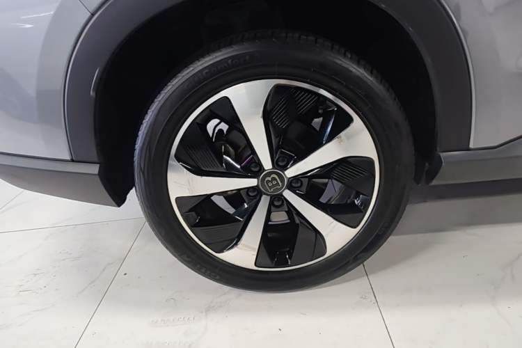 Used BYD Song PLUS New Energy 2021 DM-i 110KM Flagship Model Right Rear Wheel Hub