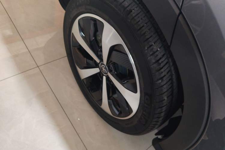 Used BYD Song PLUS New Energy 2021 DM-i 110KM Flagship PLUS Right Rear Wheel Hub