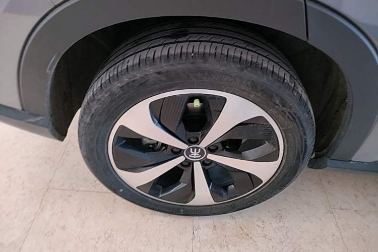 Used BYD Song PLUS New Energy 2021 EV Flagship Model Right Rear Wheel Hub